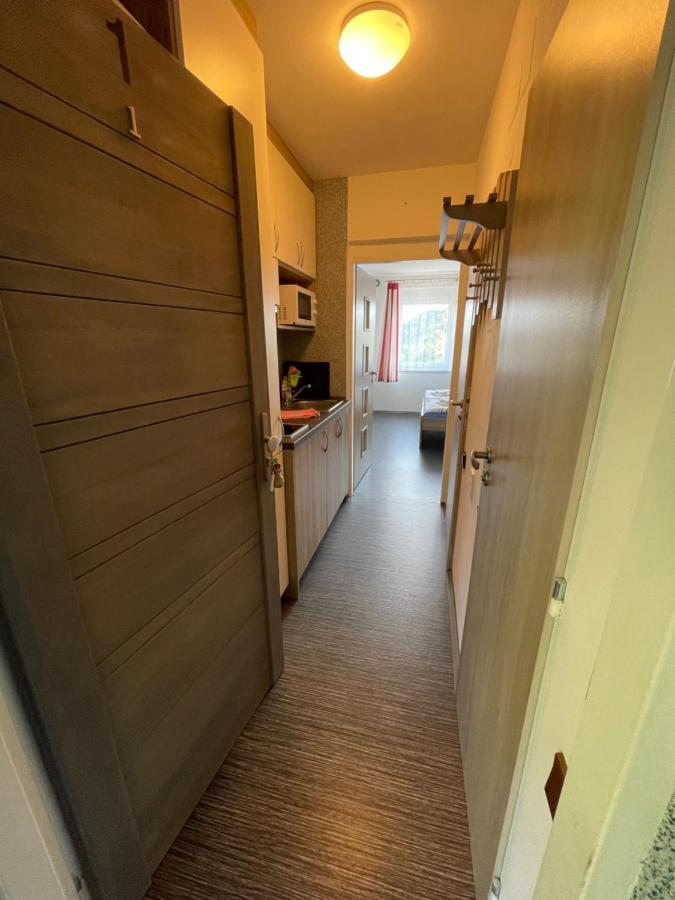 Maxovo Kralovstvi Lägenhet Rovensko pod Troskami Exteriör bild